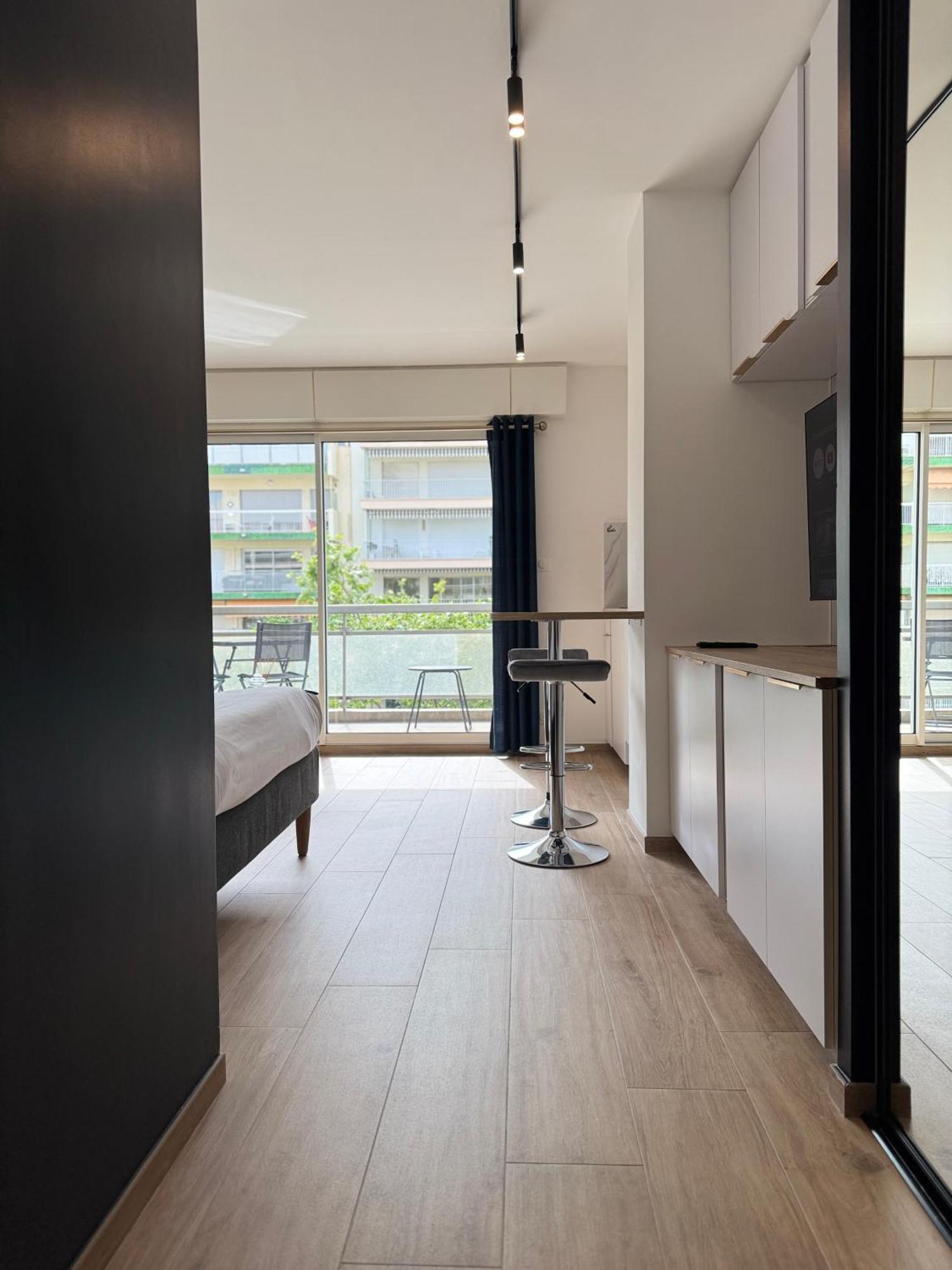 Cosy Appartement, Centre-Ville Cannes, Terrasse, Clim Екстер'єр фото